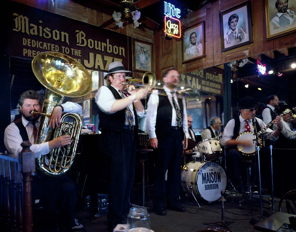 Dixieland jazz on Bourbon Street, New Orleans.